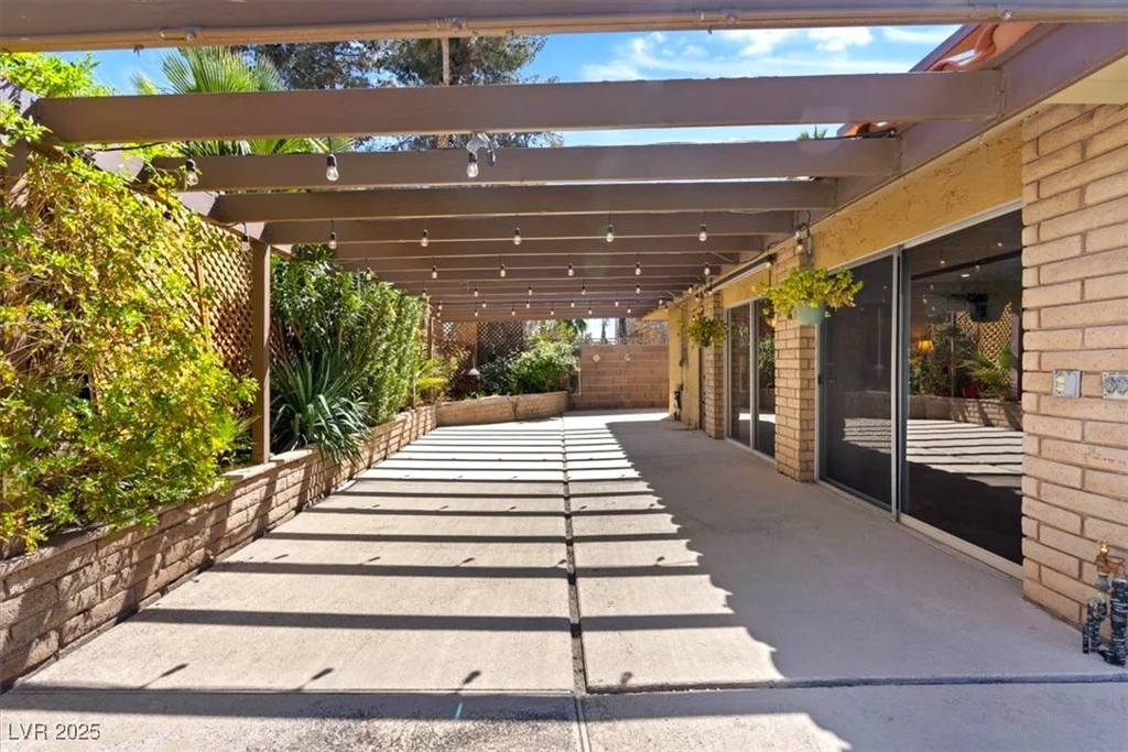 4360 Flandes, Las Vegas, NV 89121