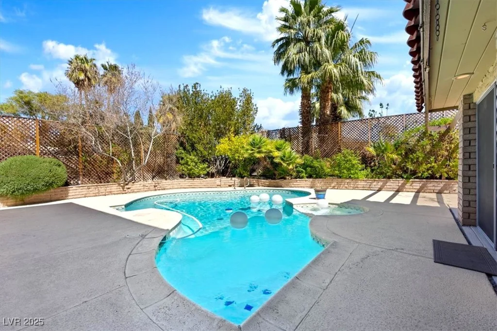 4360 Flandes, Las Vegas, NV 89121