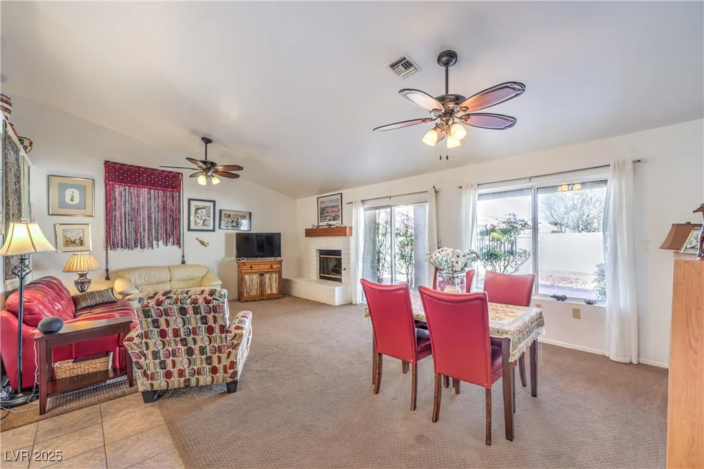 8552 DESERT HOLLY, Las Vegas, NV 89134