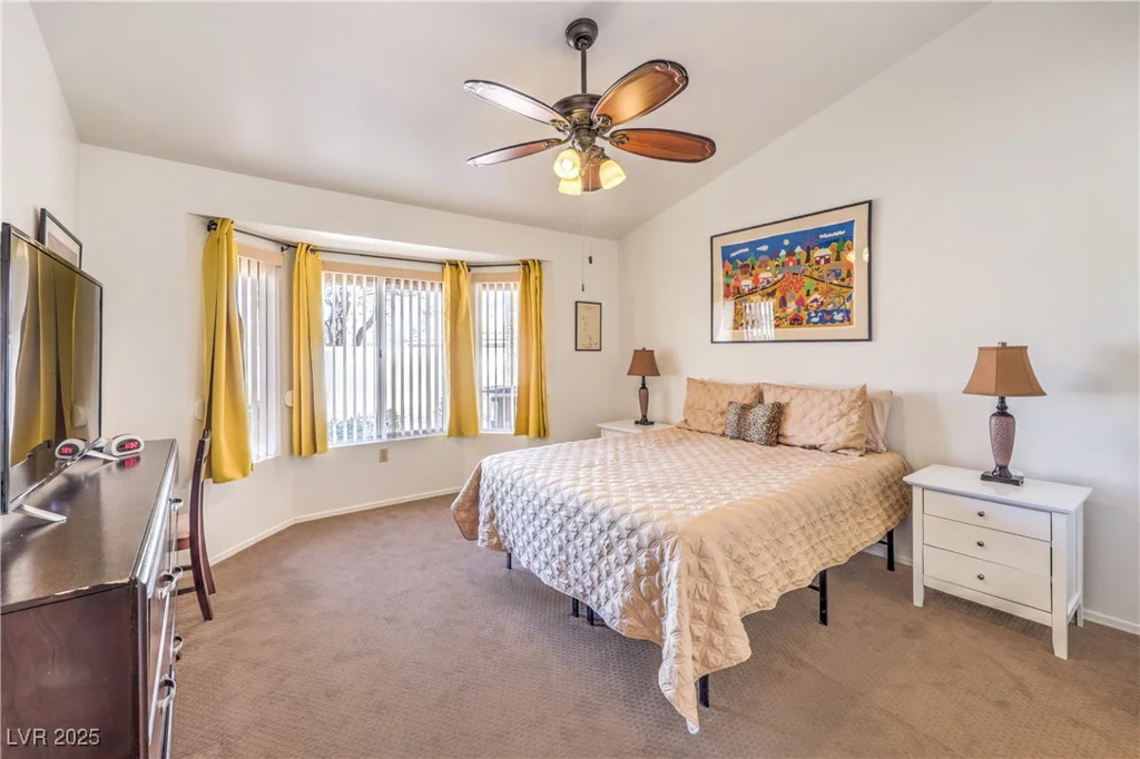 8552 DESERT HOLLY, Las Vegas, NV 89134