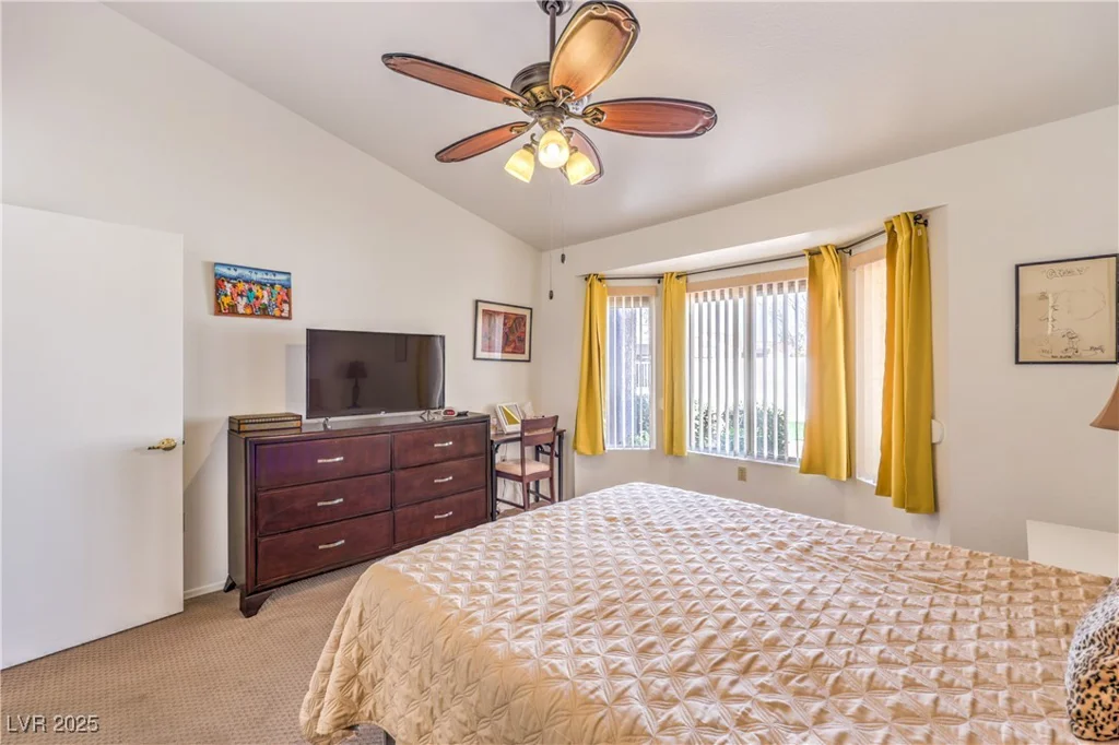 8552 DESERT HOLLY, Las Vegas, NV 89134