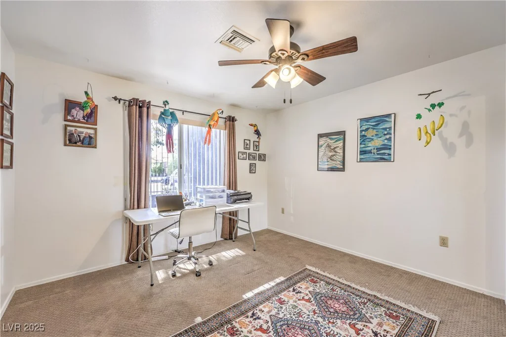 8552 DESERT HOLLY, Las Vegas, NV 89134
