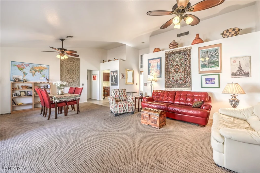 8552 DESERT HOLLY, Las Vegas, NV 89134