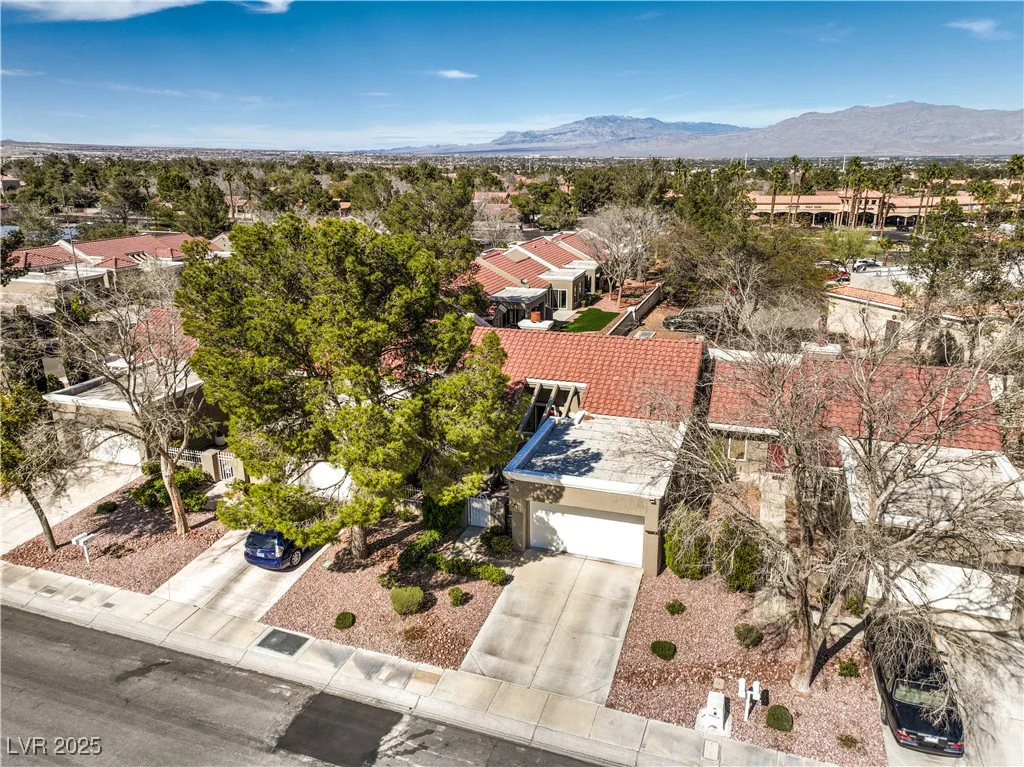 8552 DESERT HOLLY, Las Vegas, NV 89134
