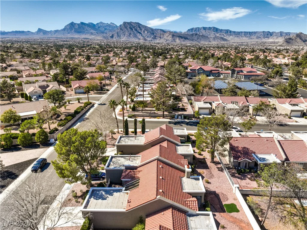8552 DESERT HOLLY, Las Vegas, NV 89134