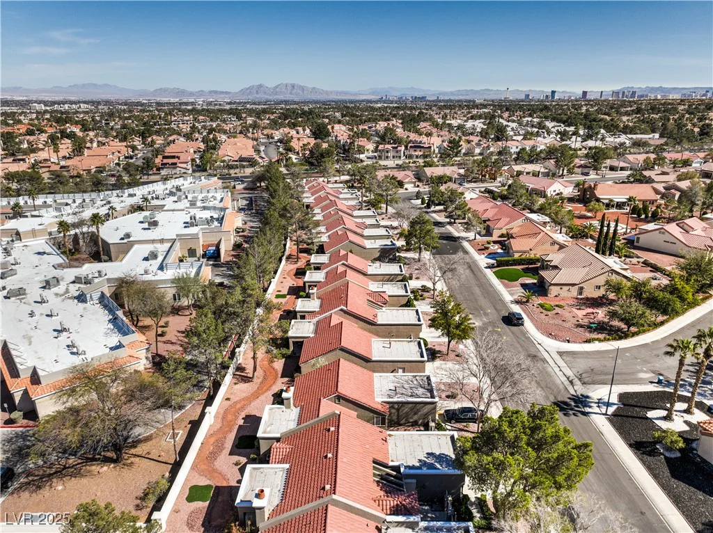 8552 DESERT HOLLY, Las Vegas, NV 89134