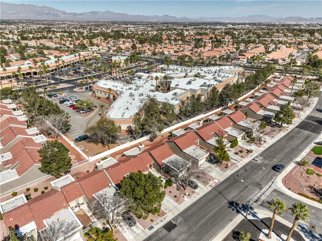 8552 DESERT HOLLY, Las Vegas, NV 89134