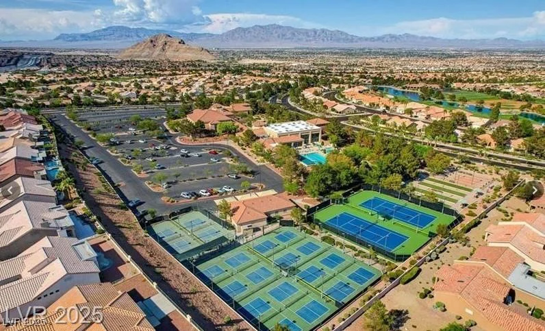 8552 DESERT HOLLY, Las Vegas, NV 89134