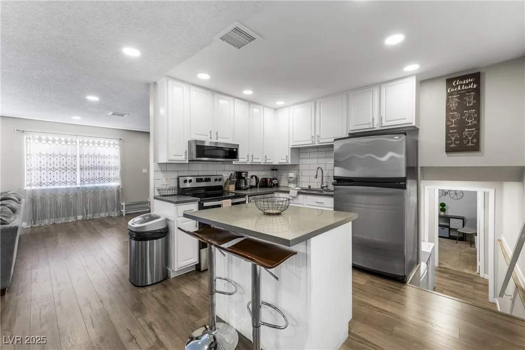 6121 Dayton, Las Vegas, NV 89107