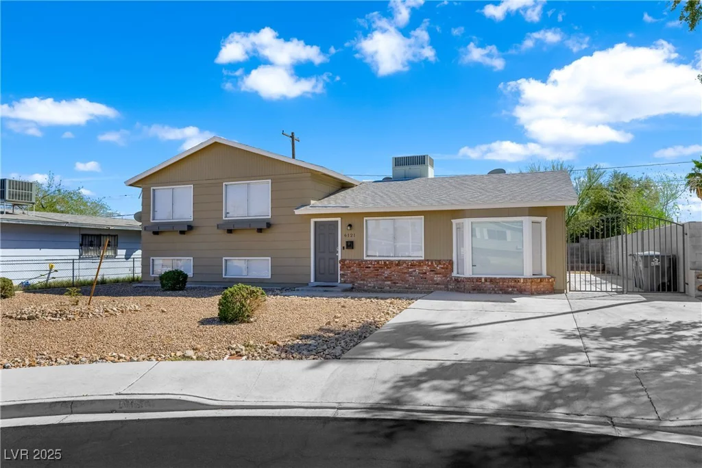 6121 Dayton, Las Vegas, NV 89107