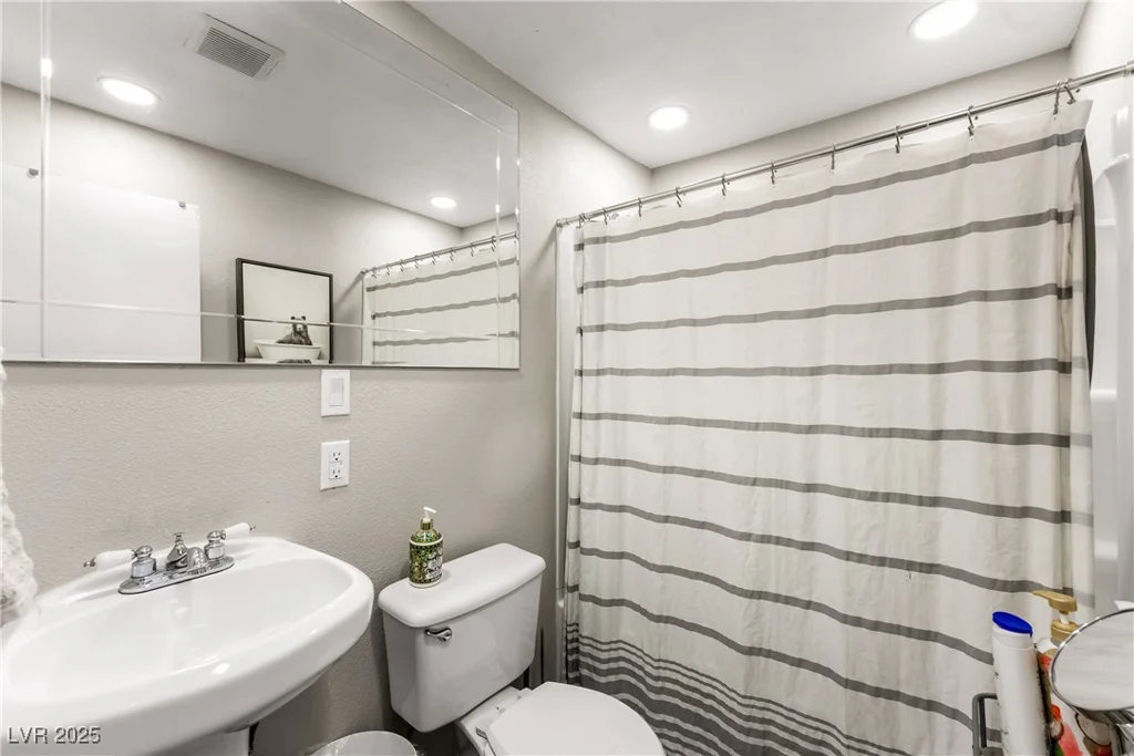 6121 Dayton, Las Vegas, NV 89107