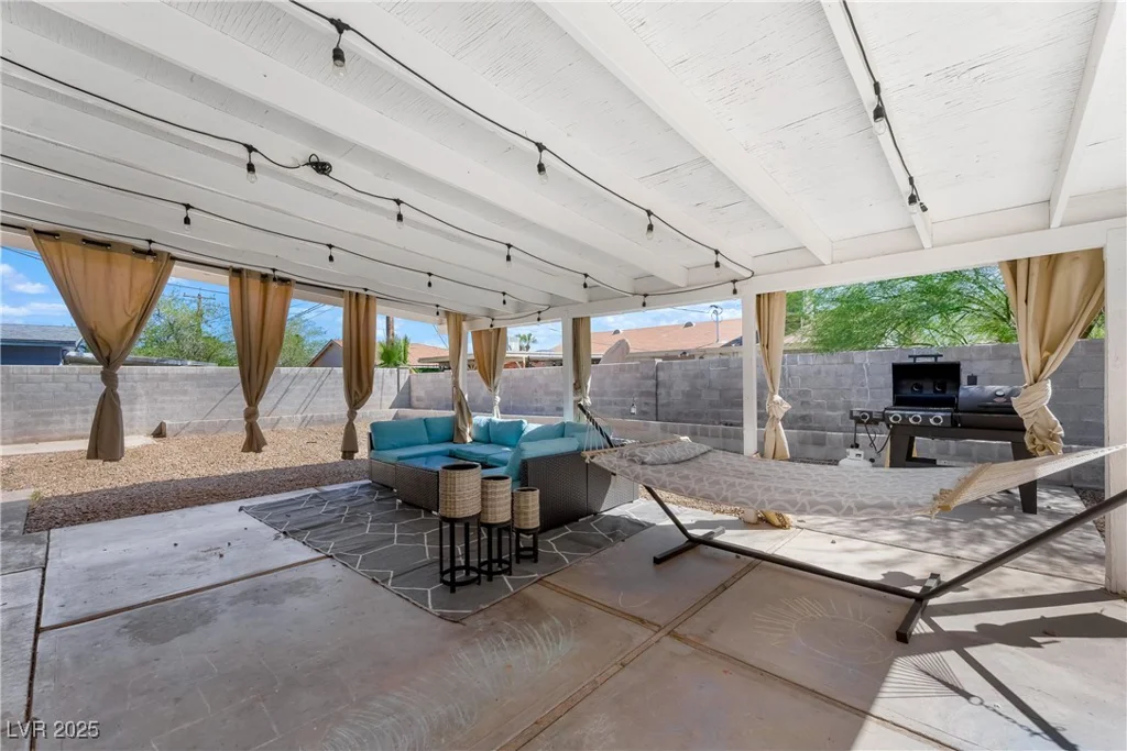 6121 Dayton, Las Vegas, NV 89107