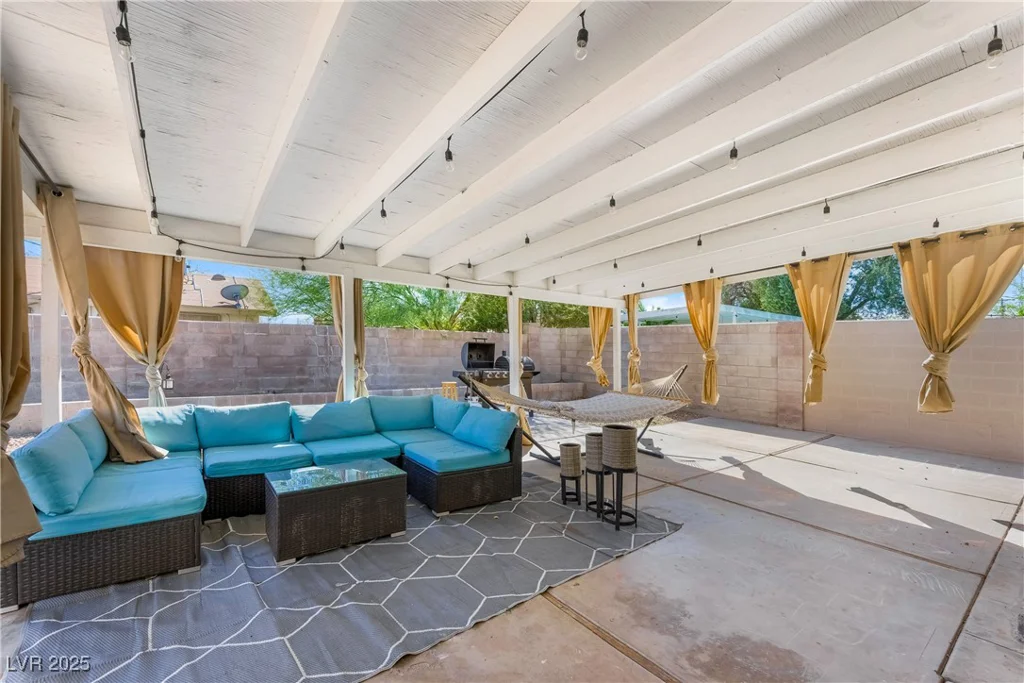 6121 Dayton, Las Vegas, NV 89107