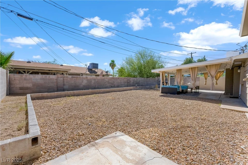 6121 Dayton, Las Vegas, NV 89107