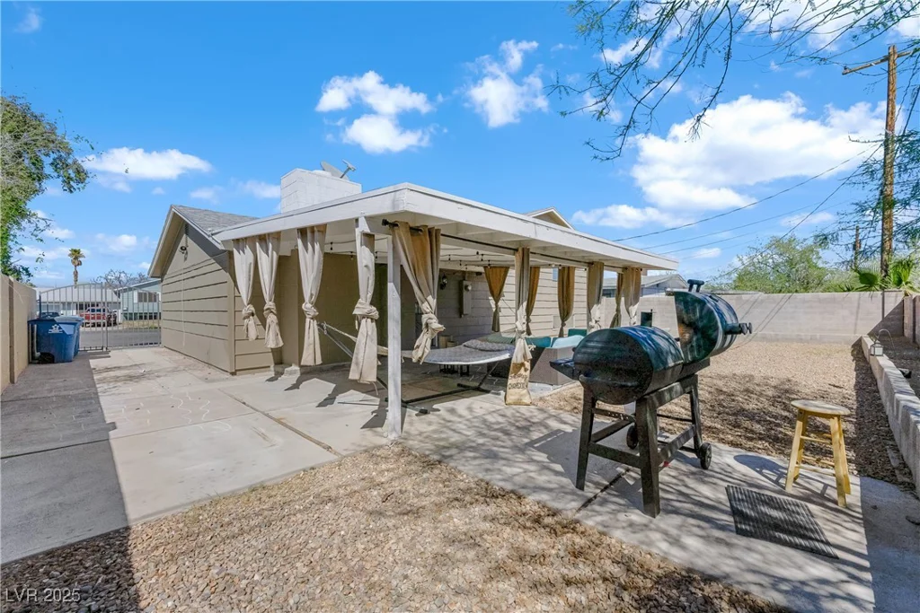6121 Dayton, Las Vegas, NV 89107