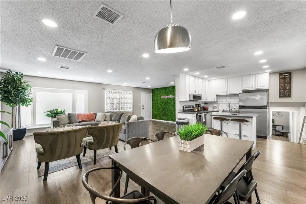 6121 Dayton, Las Vegas, NV 89107