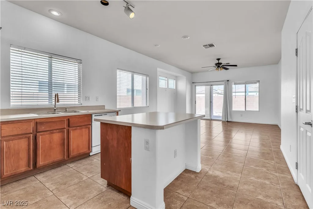 1016 Echo Beach, North Las Vegas, NV 89086