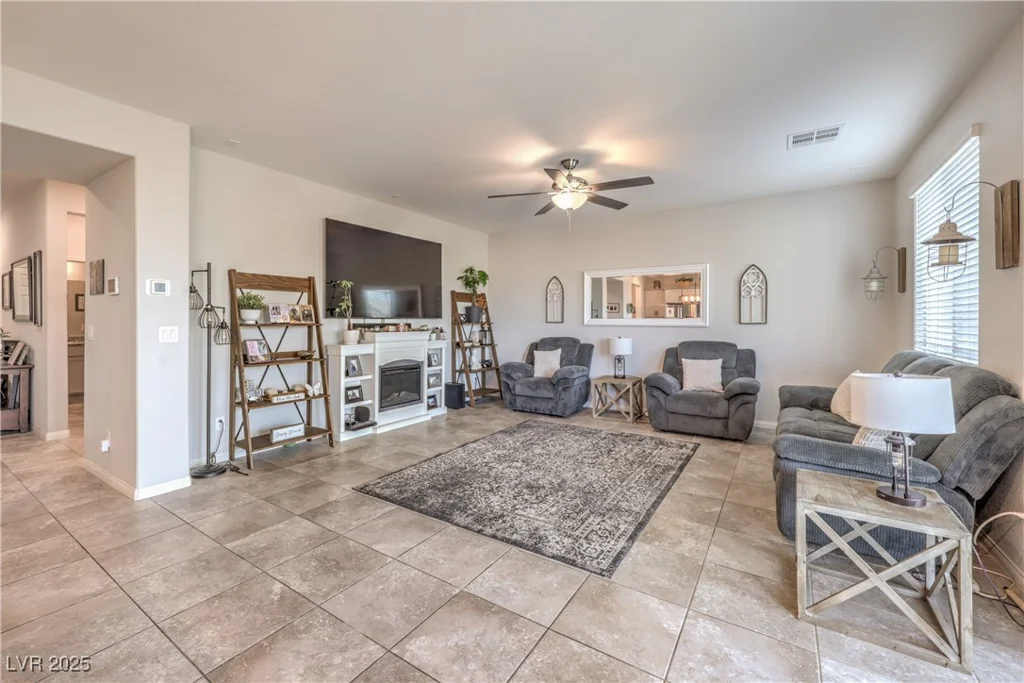4442 Solitude Falls, North Las Vegas, NV 89084