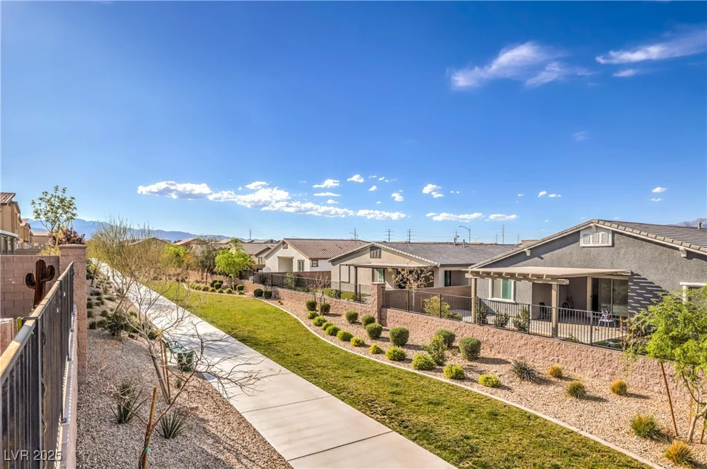 4442 Solitude Falls, North Las Vegas, NV 89084