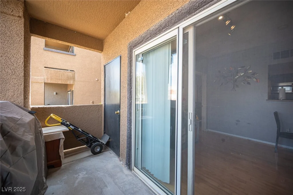 6650 Warm Springs, Las Vegas, NV 89118