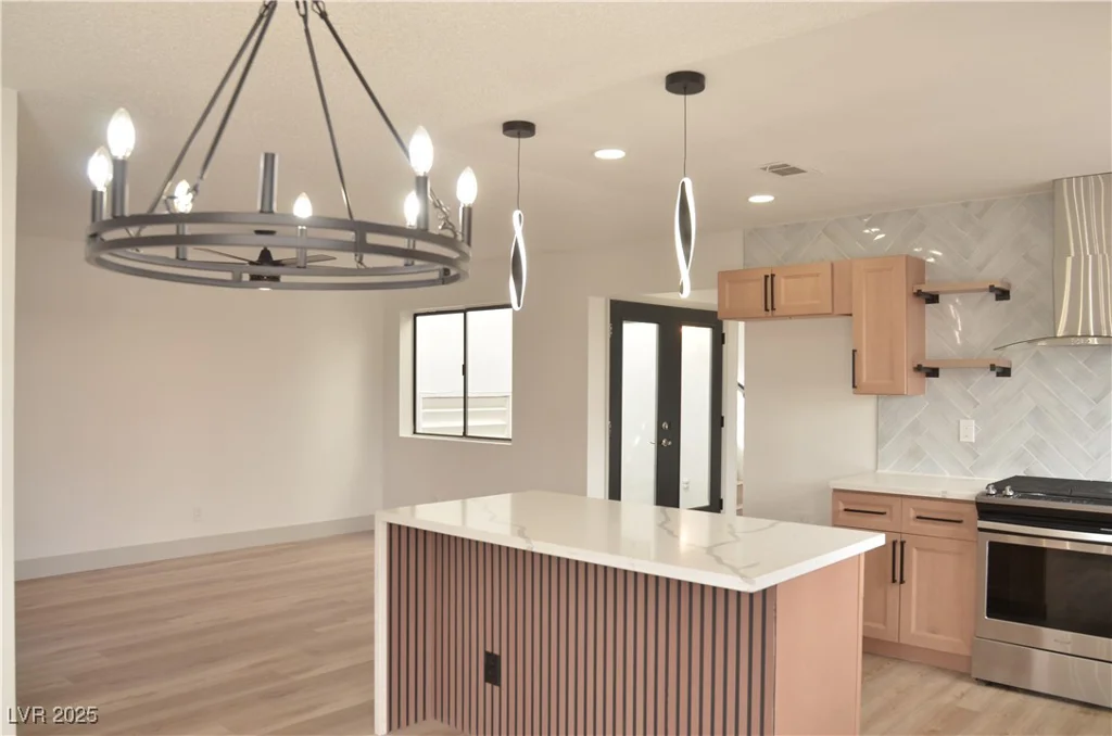 8101 Spur, Las Vegas, NV 89145