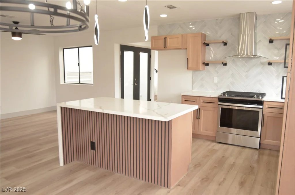 8101 Spur, Las Vegas, NV 89145