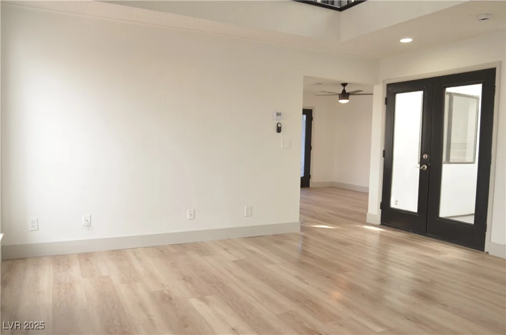 8101 Spur, Las Vegas, NV 89145