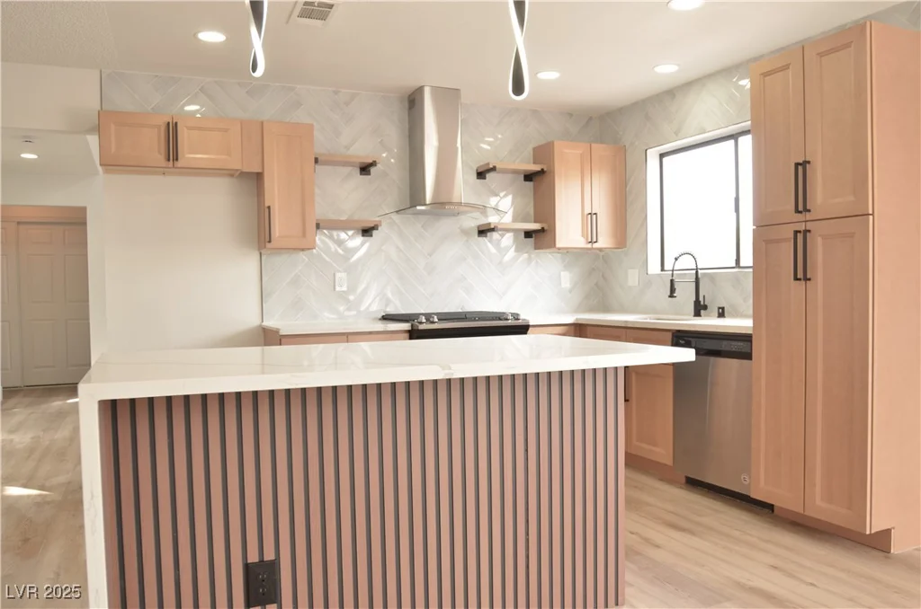 8101 Spur, Las Vegas, NV 89145