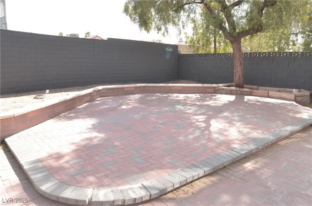 8101 Spur, Las Vegas, NV 89145