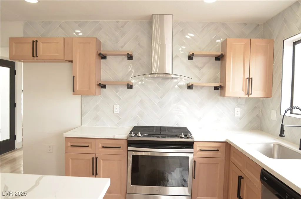 8101 Spur, Las Vegas, NV 89145
