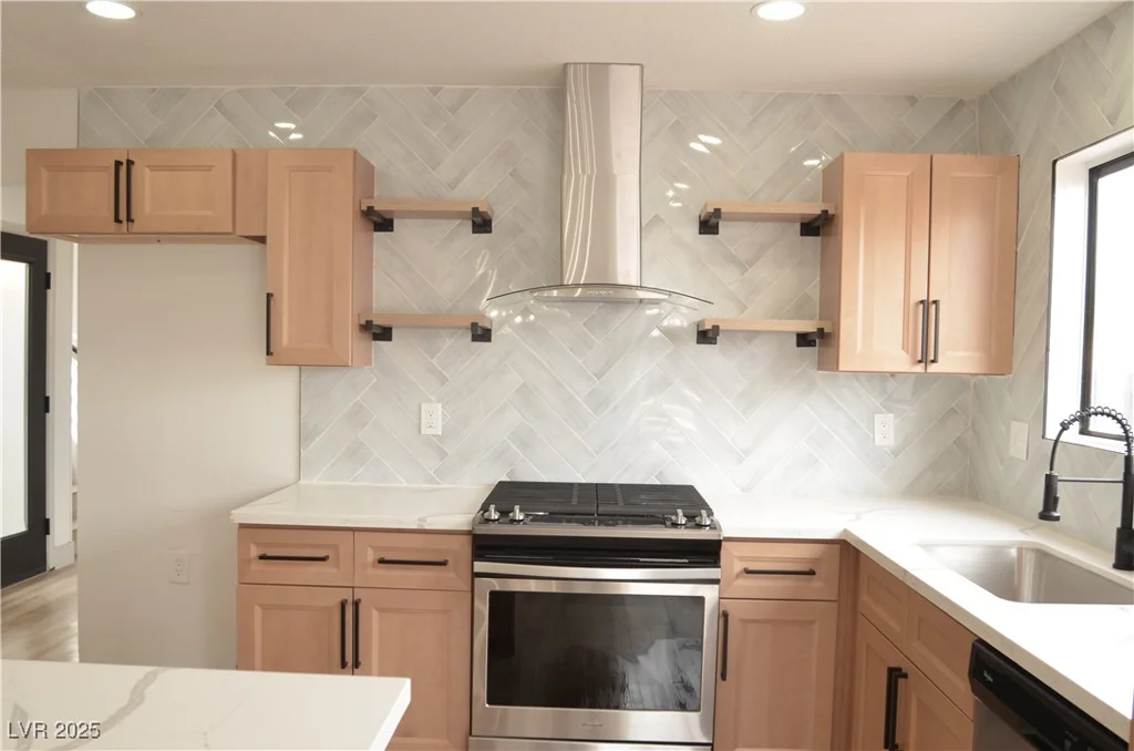 8101 Spur, Las Vegas, NV 89145