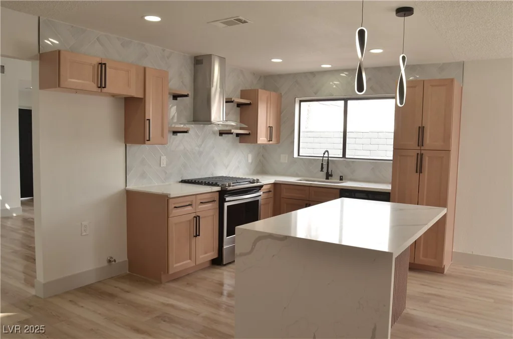 8101 Spur, Las Vegas, NV 89145