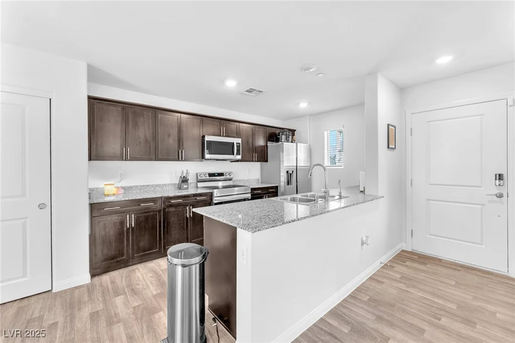 7017 Magenta Moon, North Las Vegas, NV 89086
