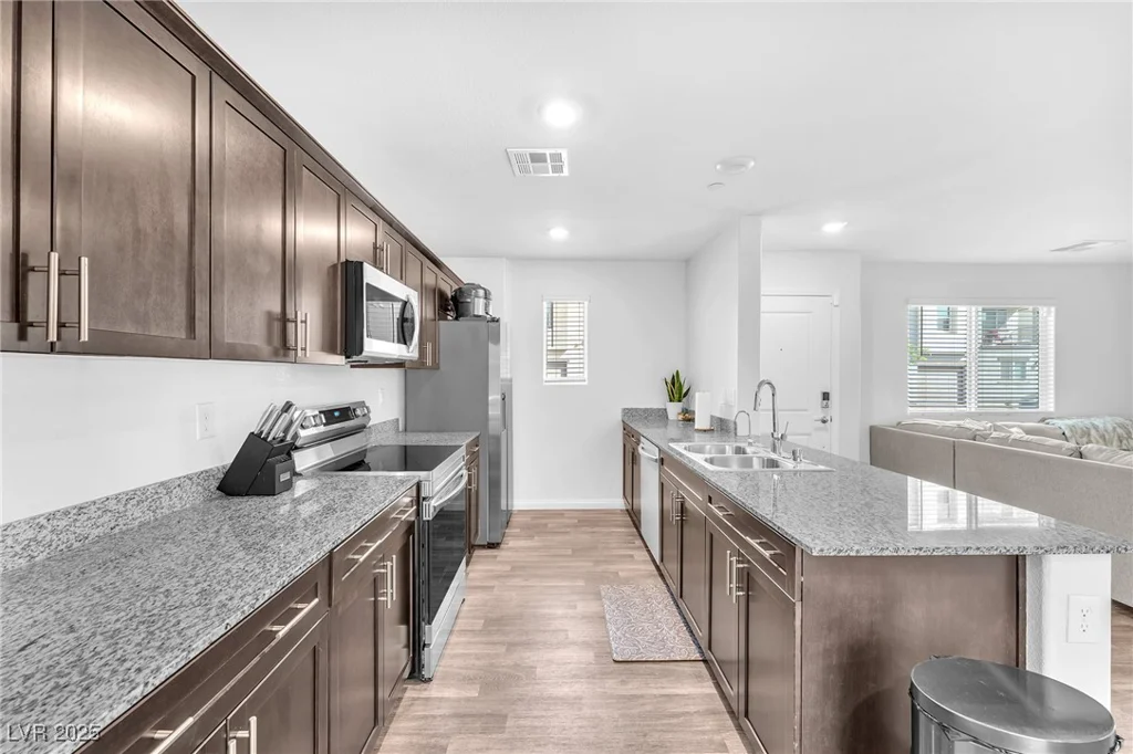 7017 Magenta Moon, North Las Vegas, NV 89086