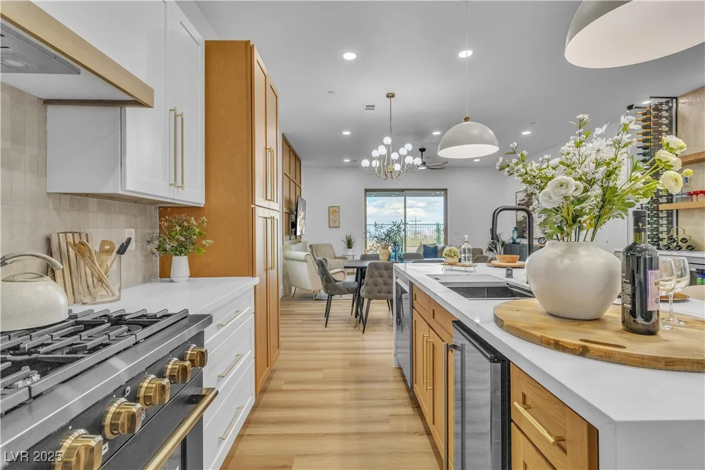 154 Nine Mile Creek, Las Vegas, NV 89138