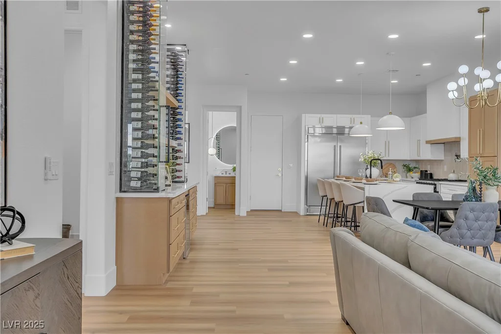 154 Nine Mile Creek, Las Vegas, NV 89138