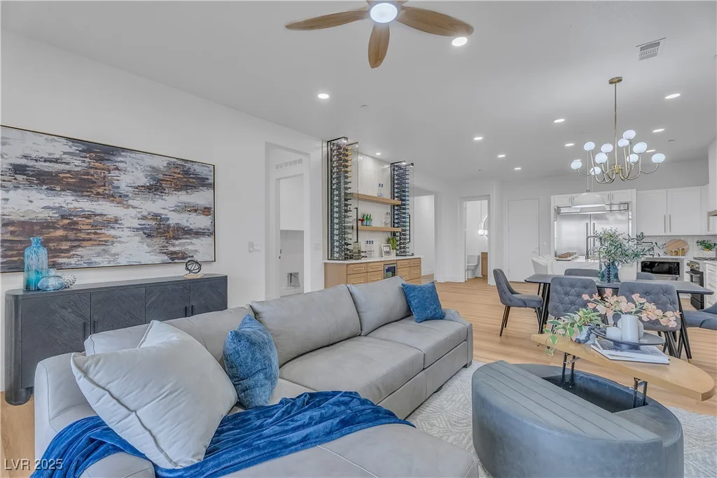 154 Nine Mile Creek, Las Vegas, NV 89138