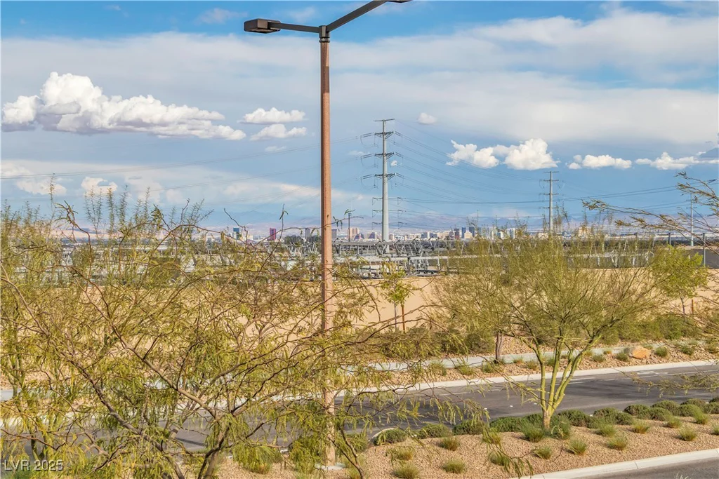 154 Nine Mile Creek, Las Vegas, NV 89138