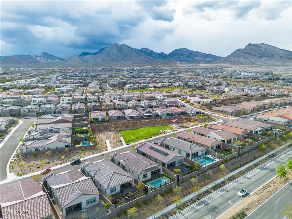 154 Nine Mile Creek, Las Vegas, NV 89138