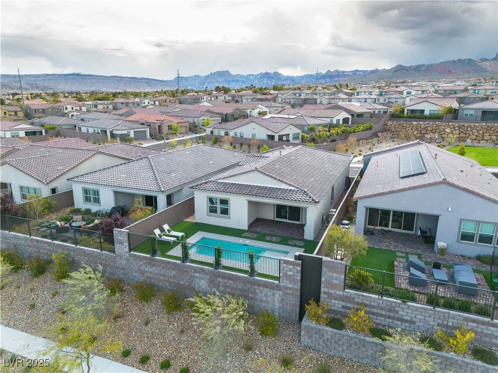 154 Nine Mile Creek, Las Vegas, NV 89138