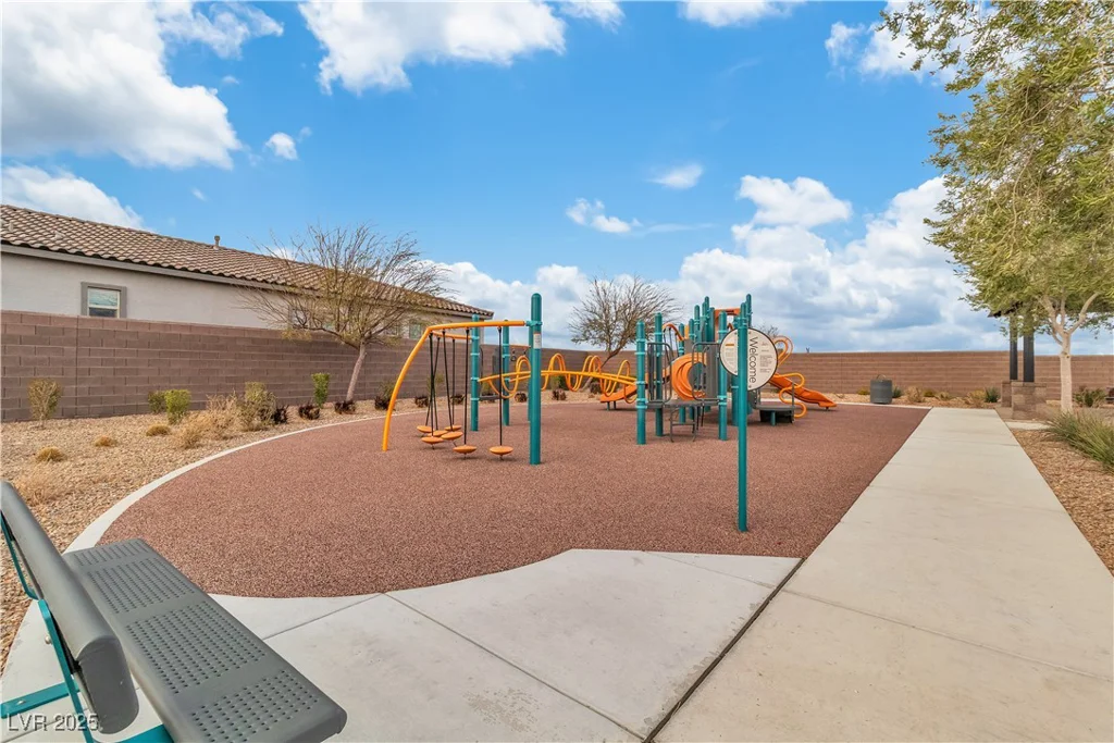 154 Nine Mile Creek, Las Vegas, NV 89138