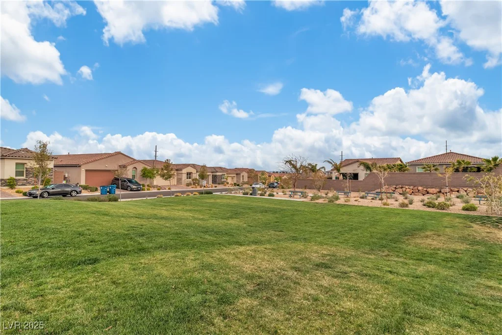 154 Nine Mile Creek, Las Vegas, NV 89138