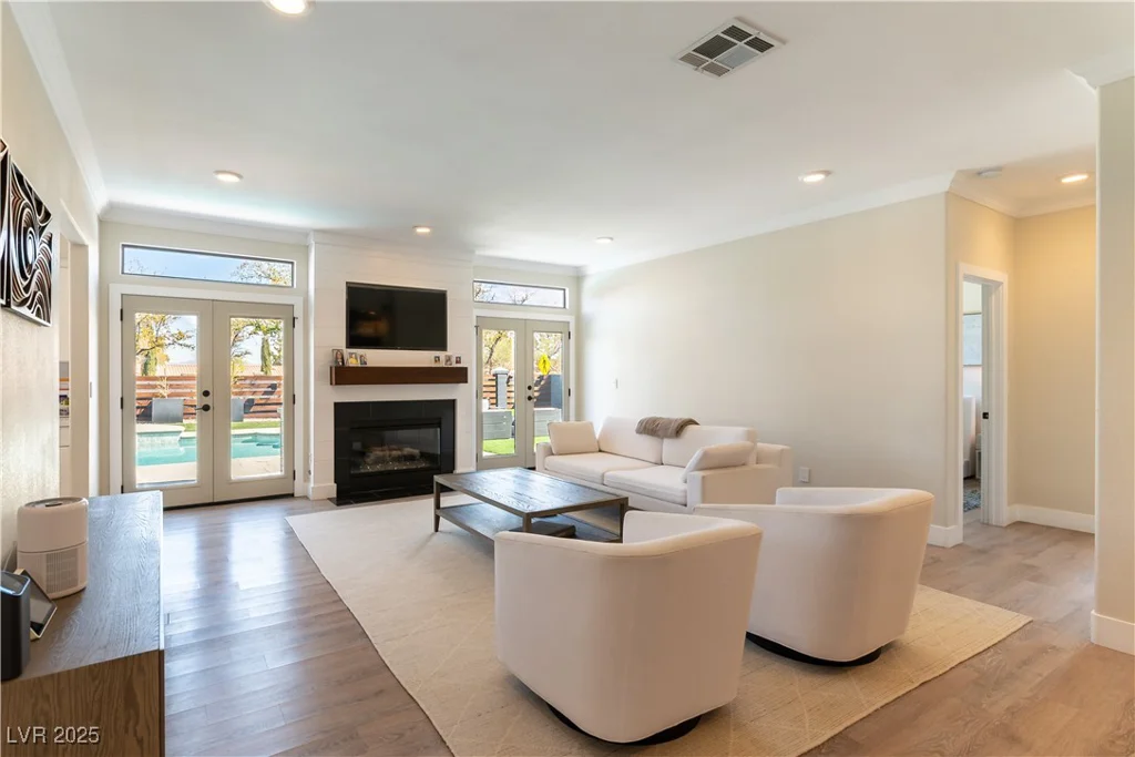 8816 Saint Pierre, Las Vegas, NV 89134