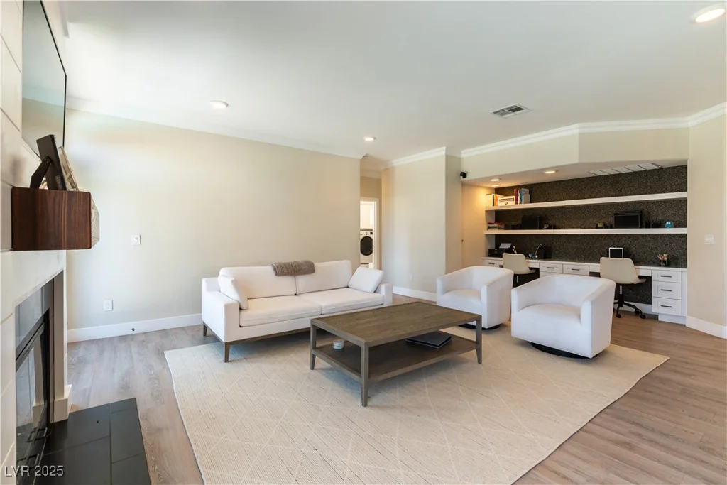 8816 Saint Pierre, Las Vegas, NV 89134