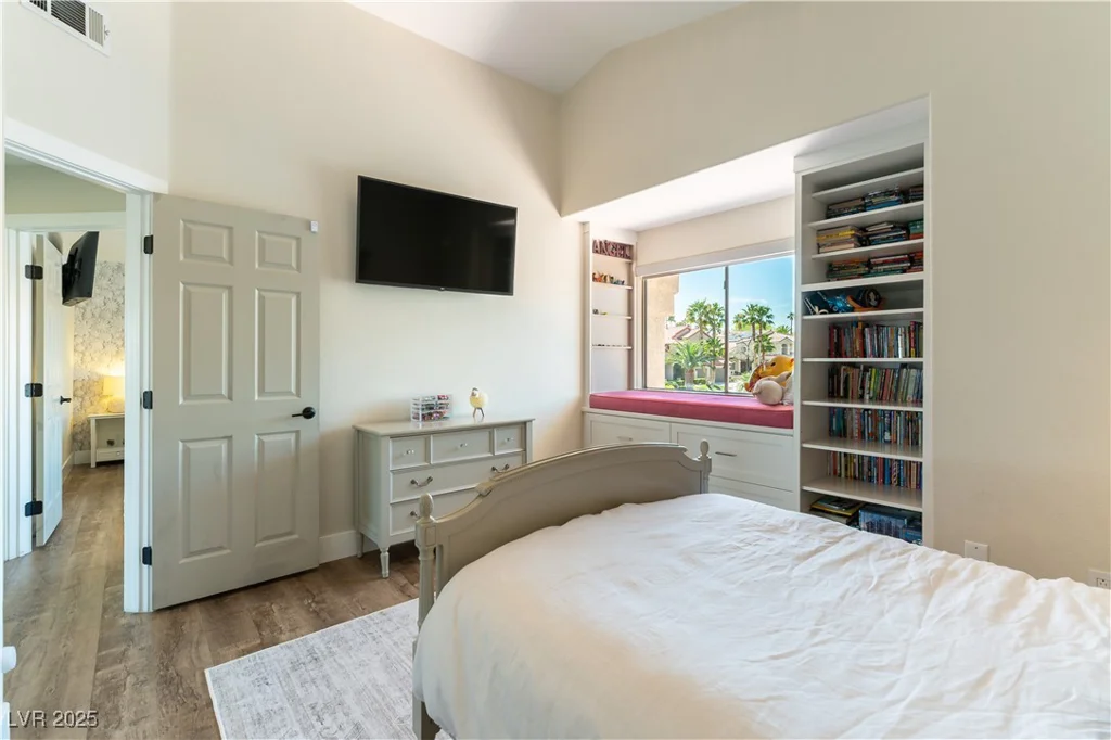 8816 Saint Pierre, Las Vegas, NV 89134