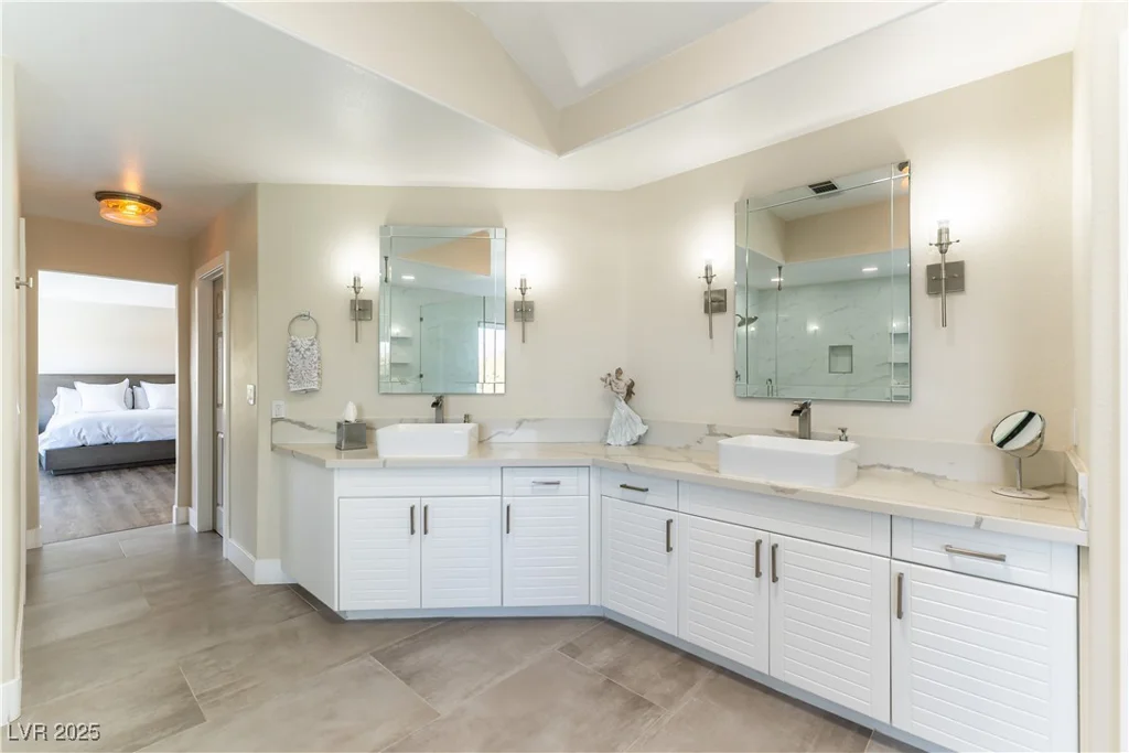 8816 Saint Pierre, Las Vegas, NV 89134