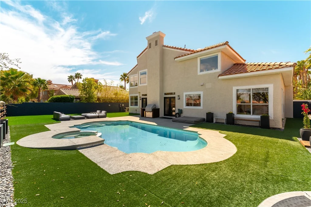 8816 Saint Pierre, Las Vegas, NV 89134