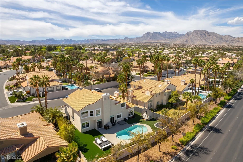 8816 Saint Pierre, Las Vegas, NV 89134