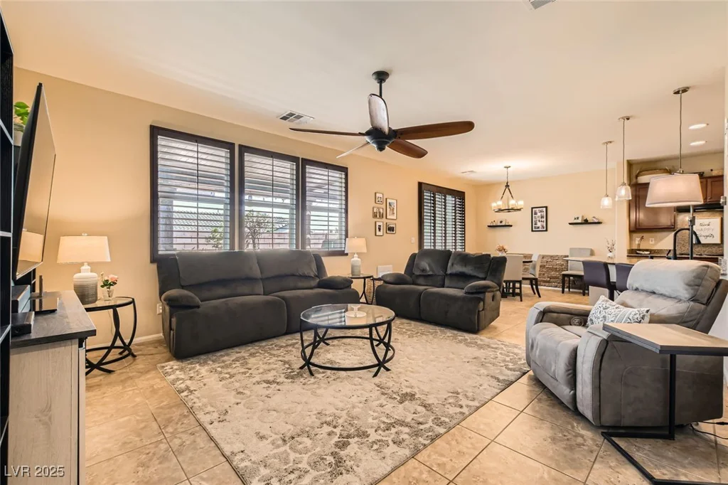 7154 Brighton Village, Las Vegas, NV 89166