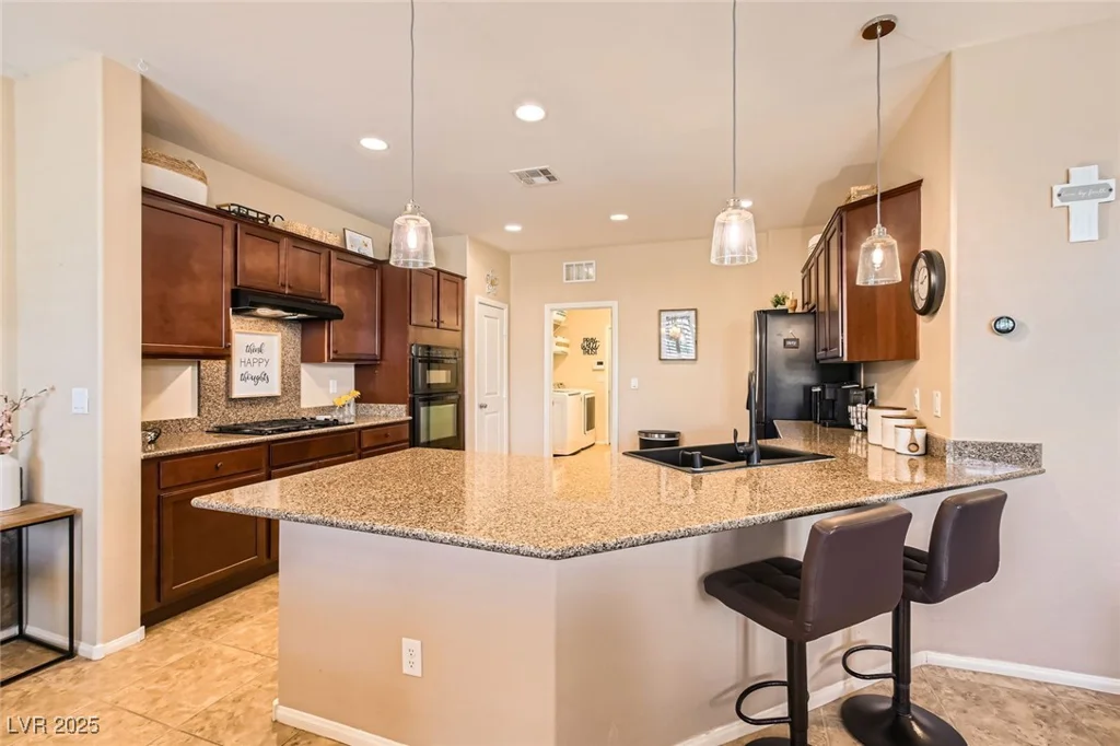 7154 Brighton Village, Las Vegas, NV 89166